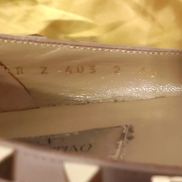 Valentino | Nude Rock Stud Ballerina Flats w Pointy Toe Patent Leather - 8.5 - Picture 11 of 15